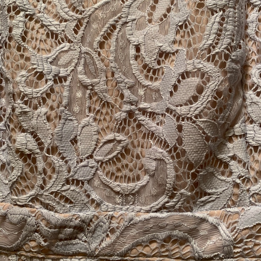 F21 Lace Open-back Dress - Picture 2 of 5